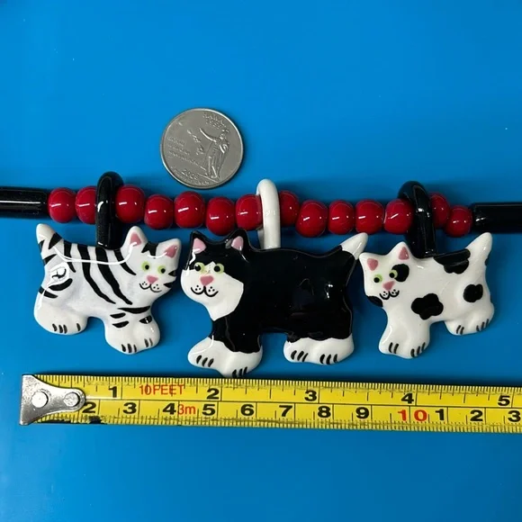 🖤©️FLYING COLORS ‘LOVING CATS’ vintage Ceramic necklace
